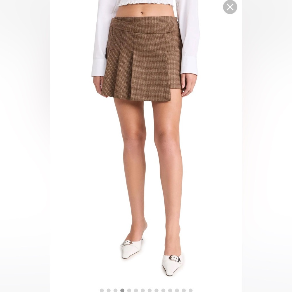 Astr The Label Theodora Pleated Mini Skirt - size medium